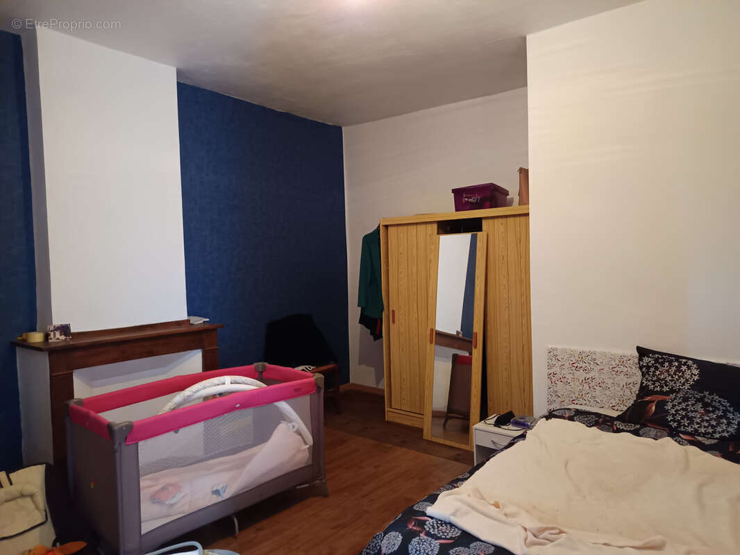 Maison de caractere  avec terrain non  attenant et garage - photo 8