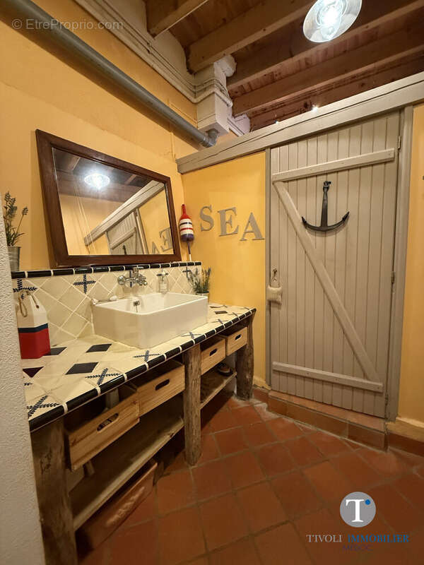 Salle d&#039;eau - Maison à QUEYRAC