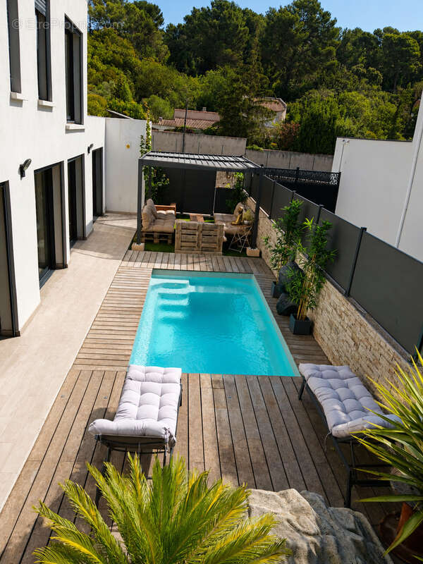 Villa T6 137 m2 + 70 m2 annexe + Piscine - photo 7