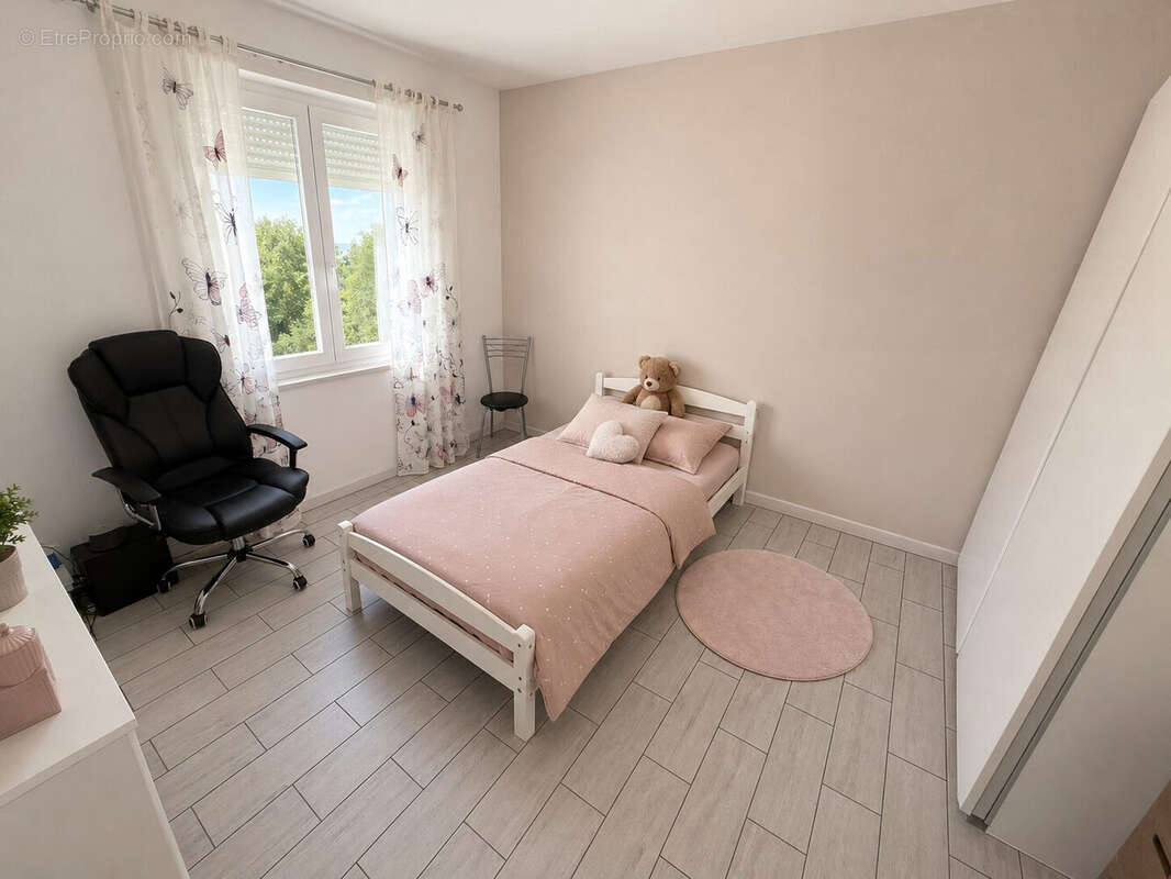 Maison 160 m² à Fagnieres  - photo 4