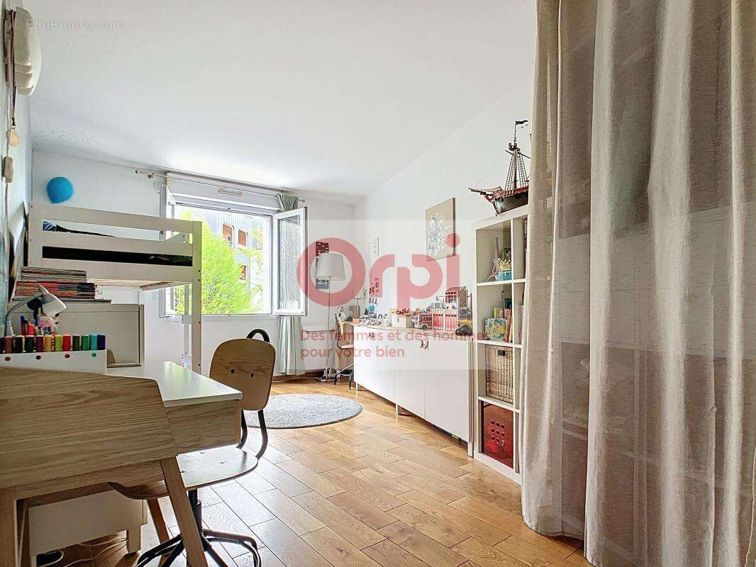 Appartement à ISSY-LES-MOULINEAUX
