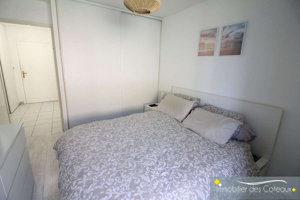 Appartement à PINS-JUSTARET