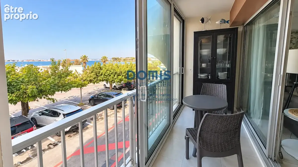 Appartement 2 pièces de 42 m2 en première ligne sur l’étang, avec piscine et accès direct à la plage - photo 5