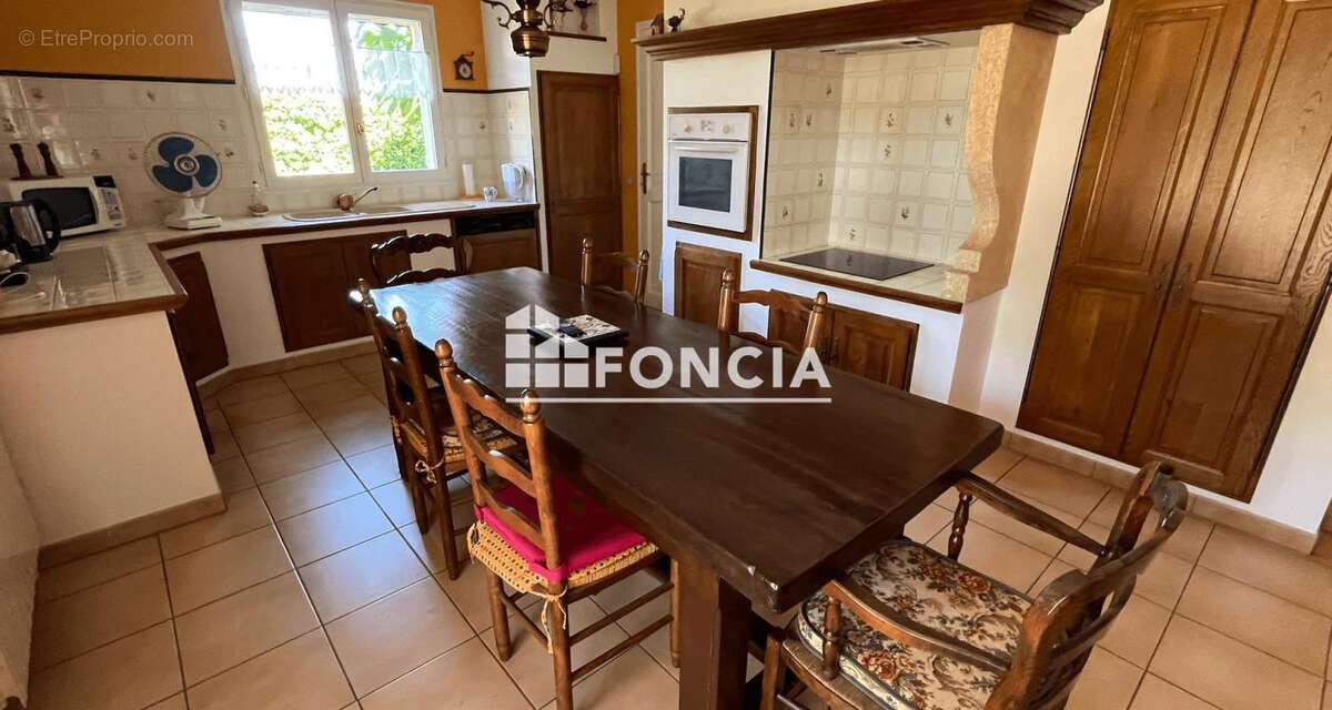 Saint-Quentin-La-Poterie - Villa provençale 150 m² avec piscine sur terrain constructible de 2700 m² - photo 8