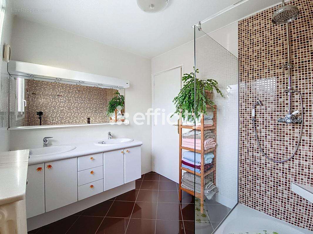 Maison à SAINT-GRATIEN