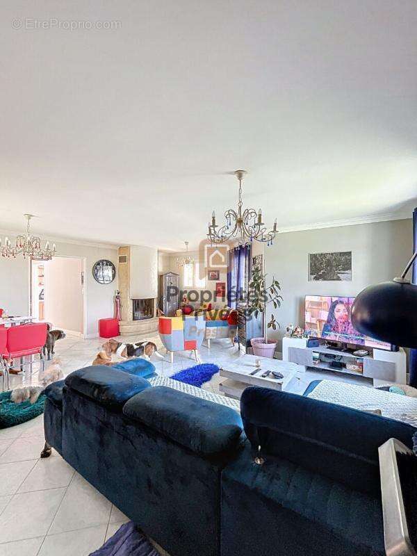 Maison à SAINT-MAXIMIN-LA-SAINTE-BAUME