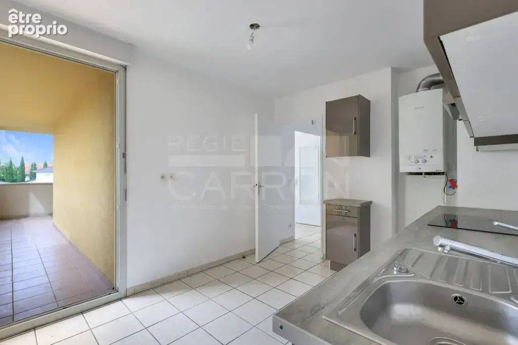 St bonnet centre - appartement 3 pieces avec balcon 16,7 m2 - bon etat - 248 000 € hai - photo 5