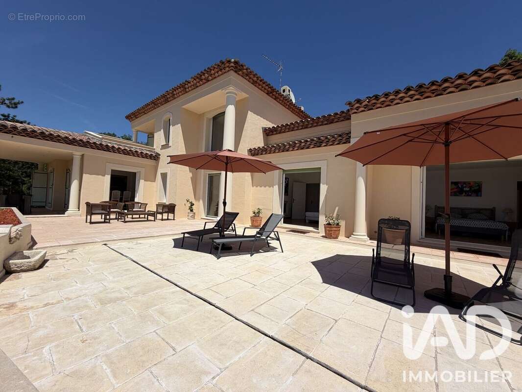 Photo 4 - Maison à CHATEAUNEUF-GRASSE