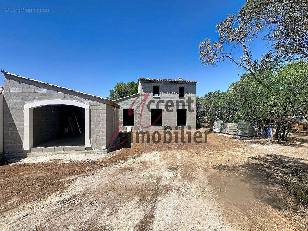 Eygalières, maison neuve 90m² avec garage et piscine - photo 5