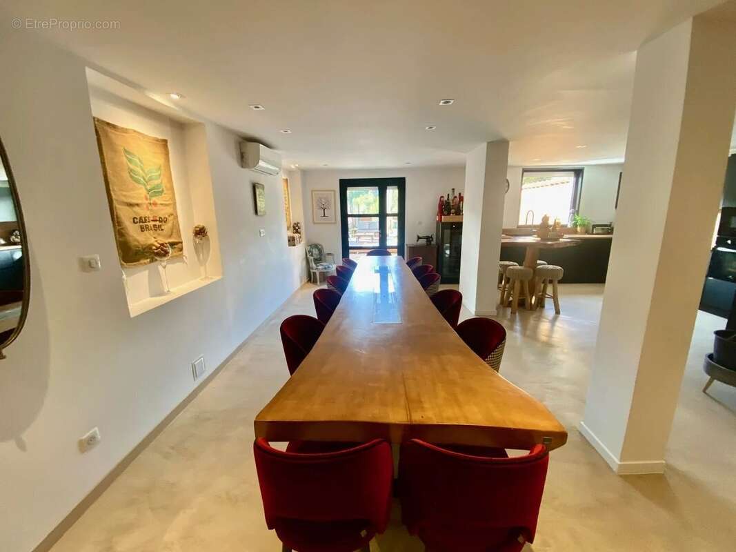 Appartement à SAINT-LAURENT-DU-VAR