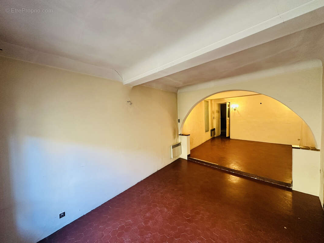 Appartement à TOURRETTES-SUR-LOUP