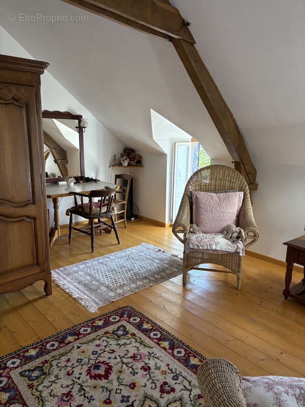 Maison à AMBRIERES-LES-VALLEES