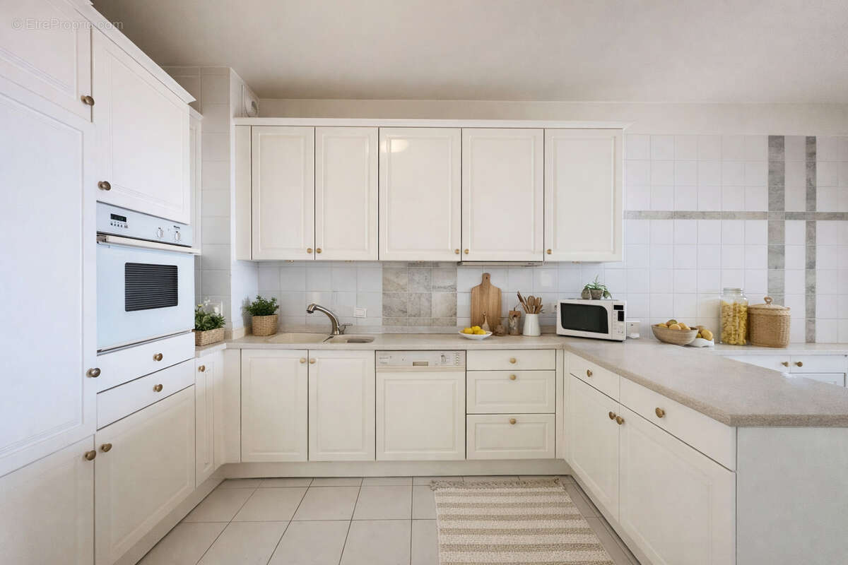 Appartement à VALLAURIS