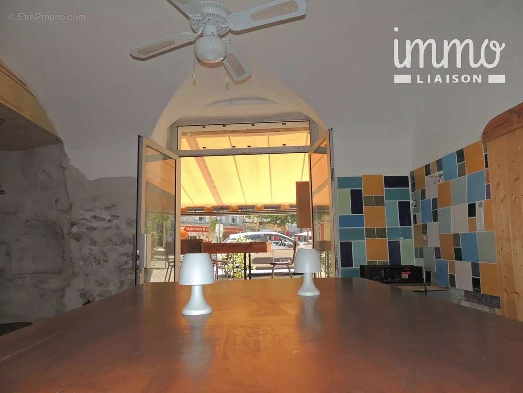 Commerce à LES VANS