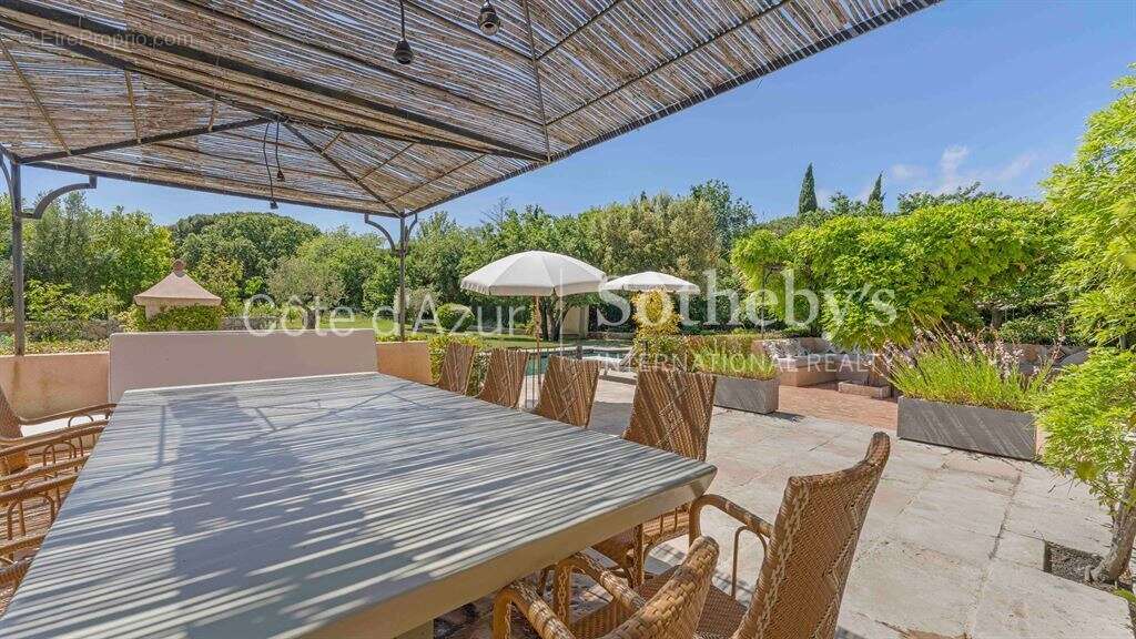 Villa provençale 210 m² avec piscine et jardin paysager proche Pampelonne - photo 15