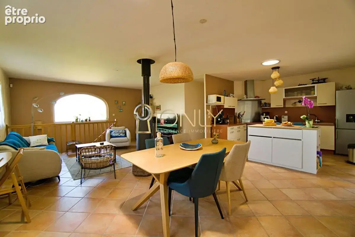 Parcieux - Maison individuelle - 184 m² habitables - 4 chambres - photo 6