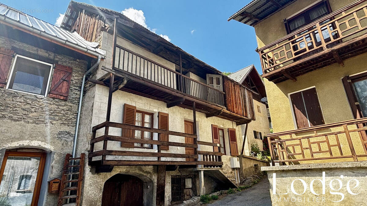 Maison à PELVOUX