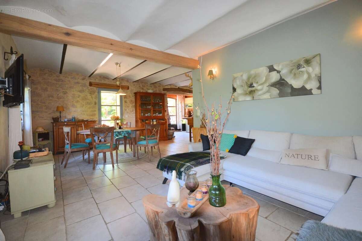 Maison à ROQUEFORT-LES-PINS