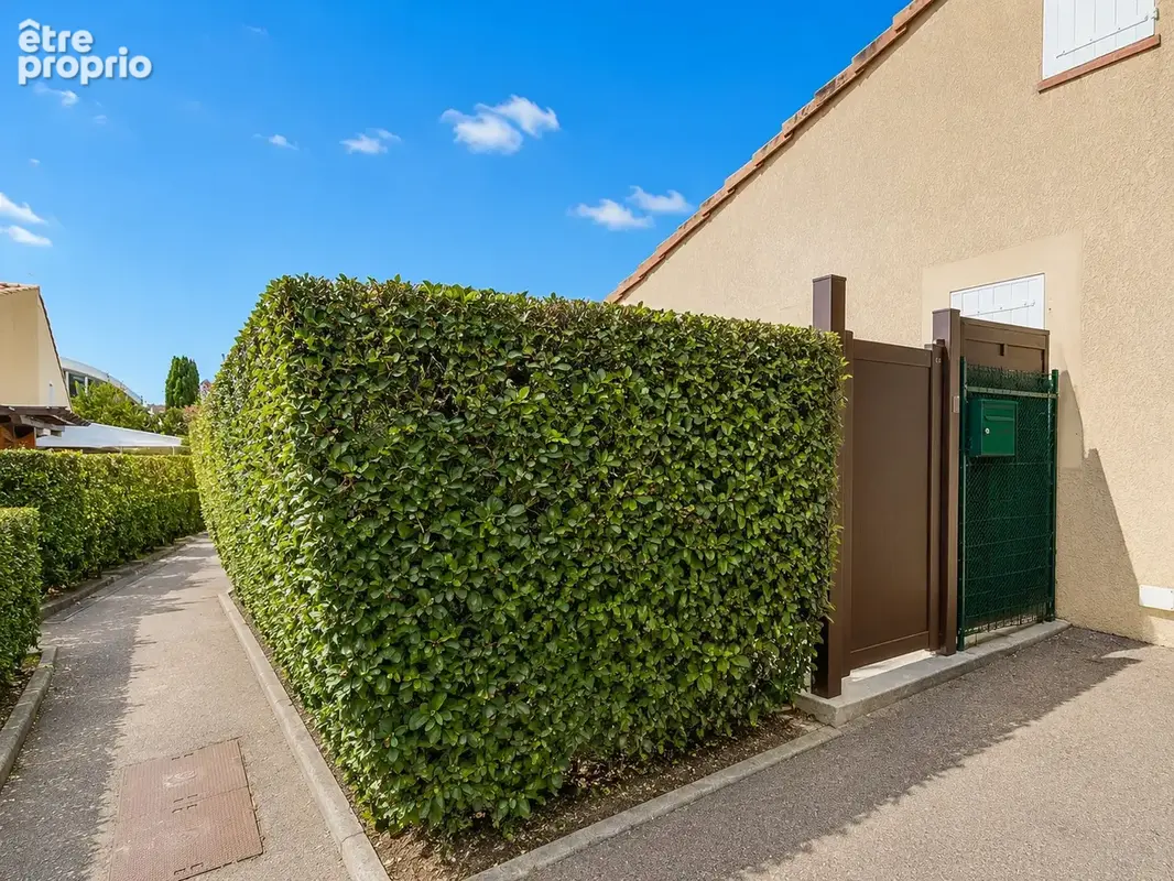Villa-club t3 en duplex- 40 m2 environ- parking privatif et piscine -  au coeur du beausset (var) - photo 3