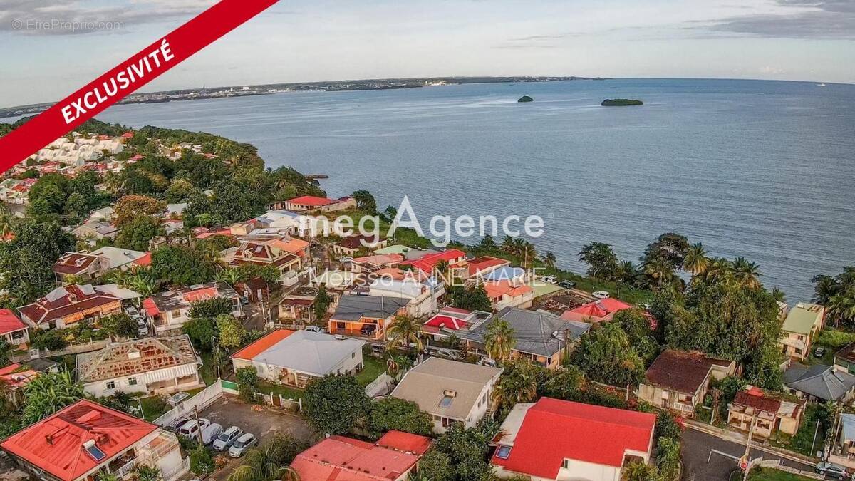 Maison à PETIT-BOURG