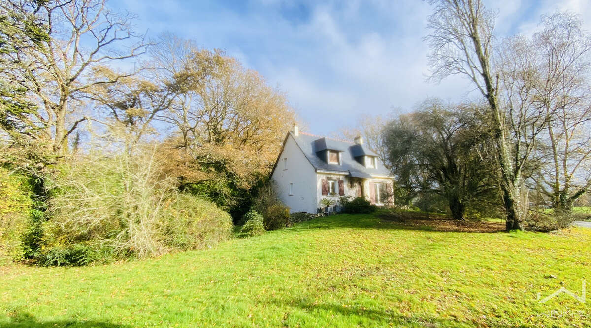 Maison à rénover avec hangar de 225 m2 sur plus de 7 600 m2 de terrain - la gacilly proche centre - - photo 17