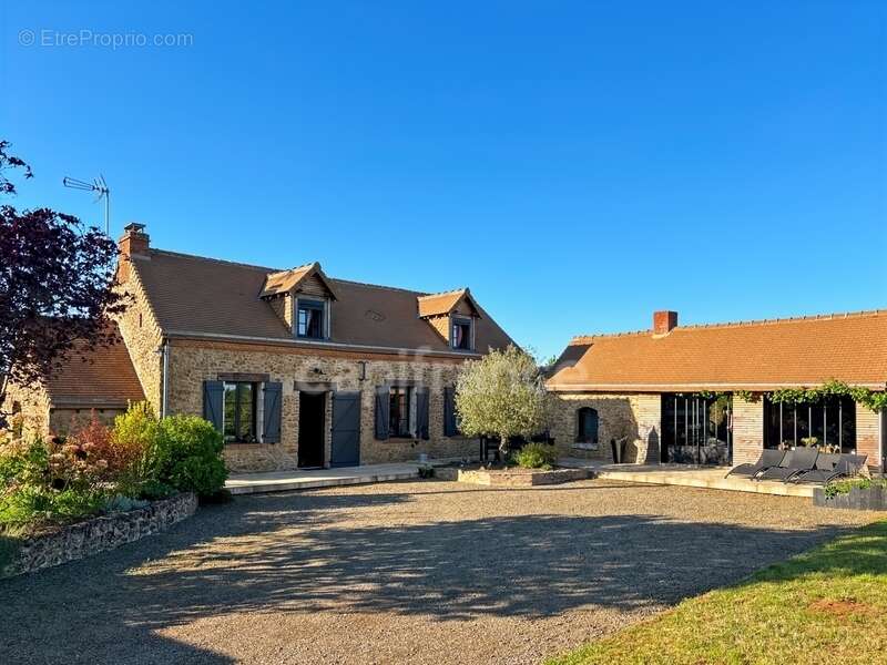 Maison à LAVARE