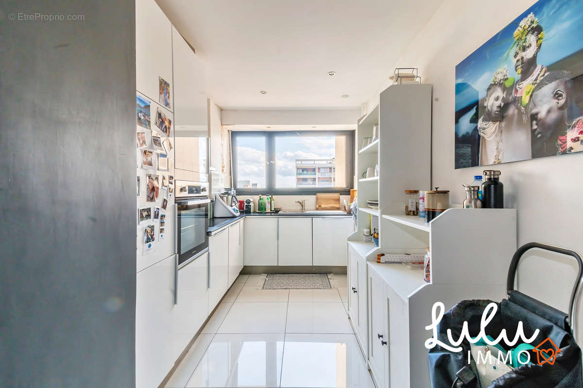 Ecully - T3 de 83,73m2 avec terrasse, piscine et tennis. - photo 5