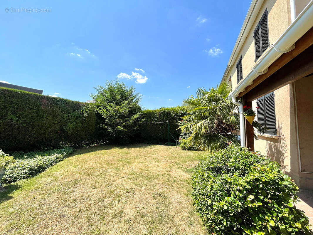 Maison à FONTENAY-LE-FLEURY