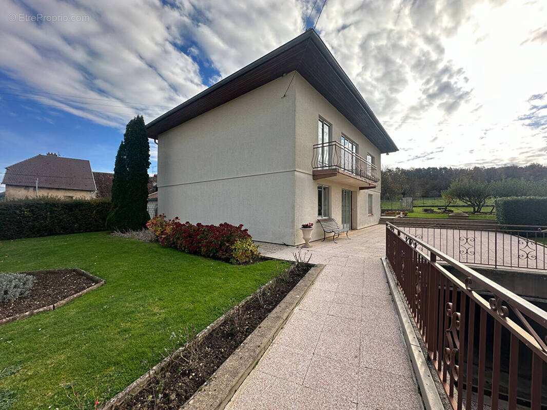 Maison à MONTFERRAND-LE-CHATEAU
