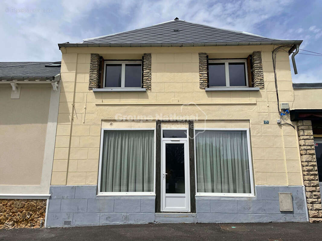 Maison à VILLENEUVE-LES-SABLONS