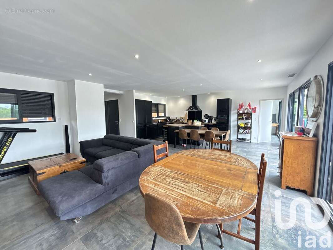 Photo 2 - Maison à PRADES-SUR-VERNAZOBRE