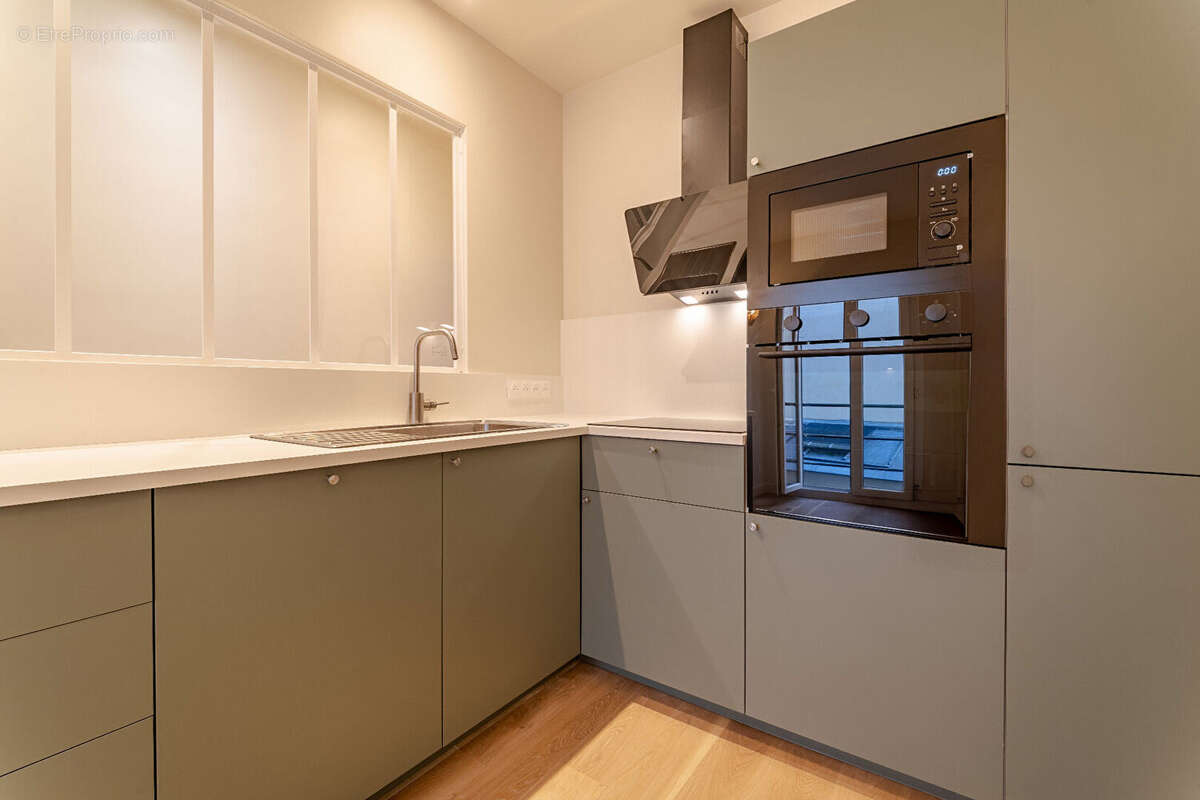 Appartement à PARIS-10E