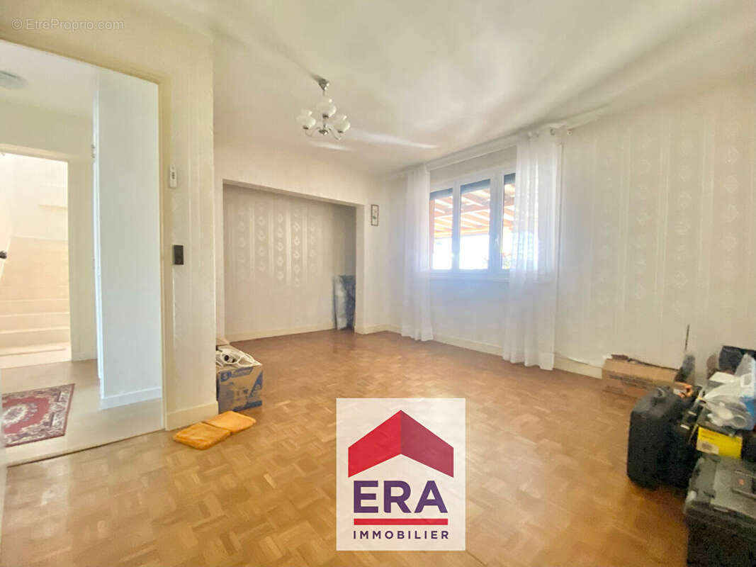 Maison à SARTROUVILLE