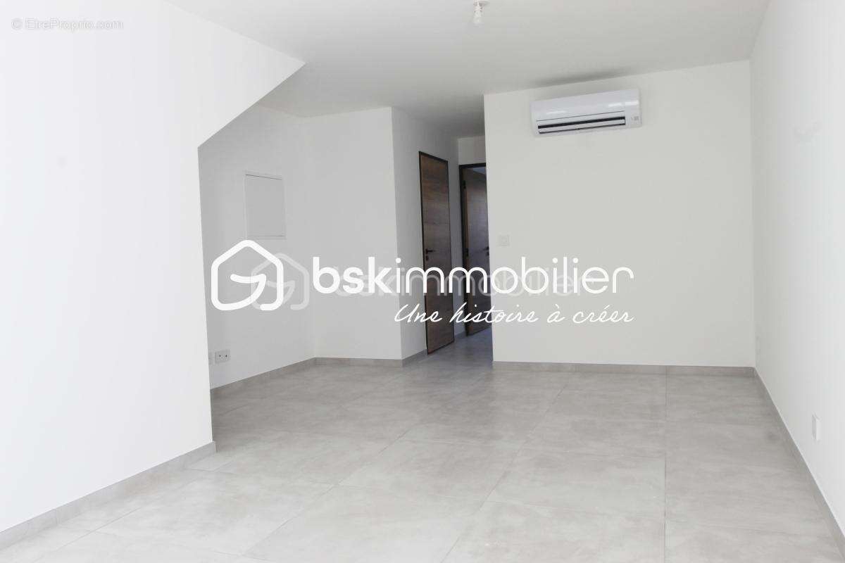 Appartement à LA CRAU