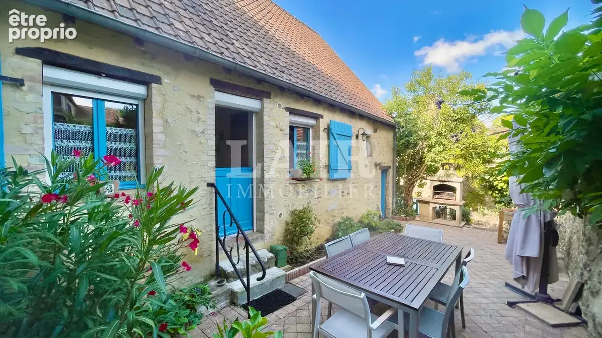 Maison à FRESNAY-SUR-SARTHE