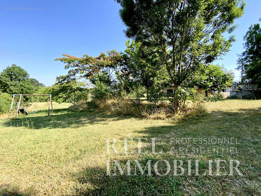Maison de 104m2 - terrain de 2000m2 à 10 minutes de l'isle jourdain - photo 11