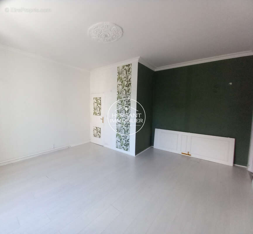 Beaux volumes pour cet appartement dans le quartier de Blois Vienne ! - photo 3