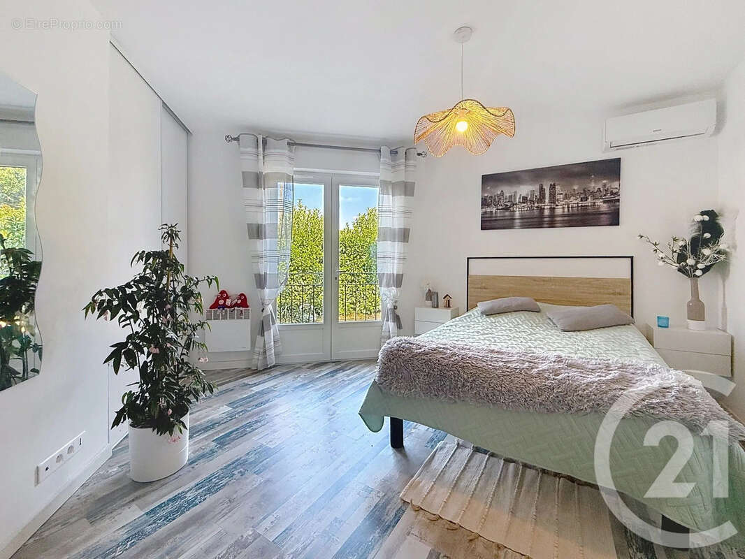 Appartement 79 m² à Santa-Lucia-Di-Moriani  - photo 5