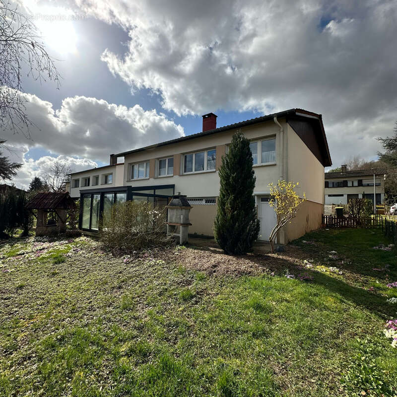 Maison F6 de 158m2 sur un terrain de 6 ares - photo 3