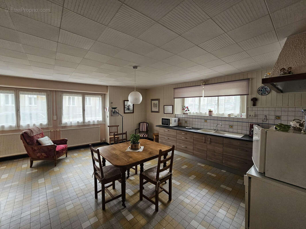 Maison à VERCEL-VILLEDIEU-LE-CAMP