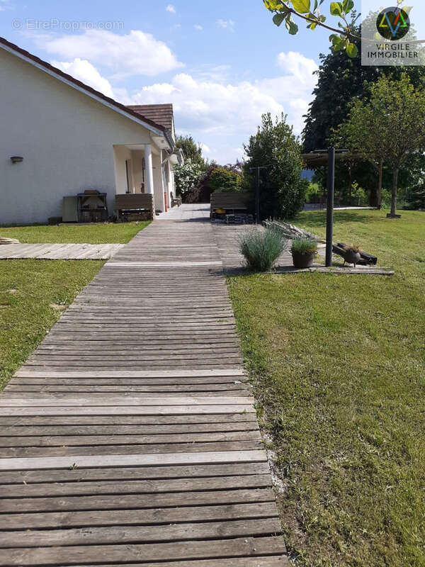 Maison à FONTAINE-LES-CLERVAL