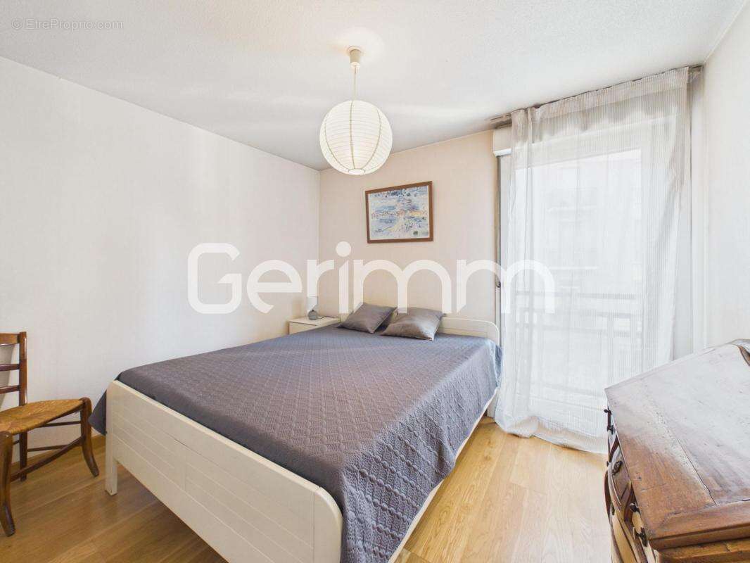 Vente - Appartement - 2 pièces + cuisine - 50 m² - 110 000 € - - photo 10