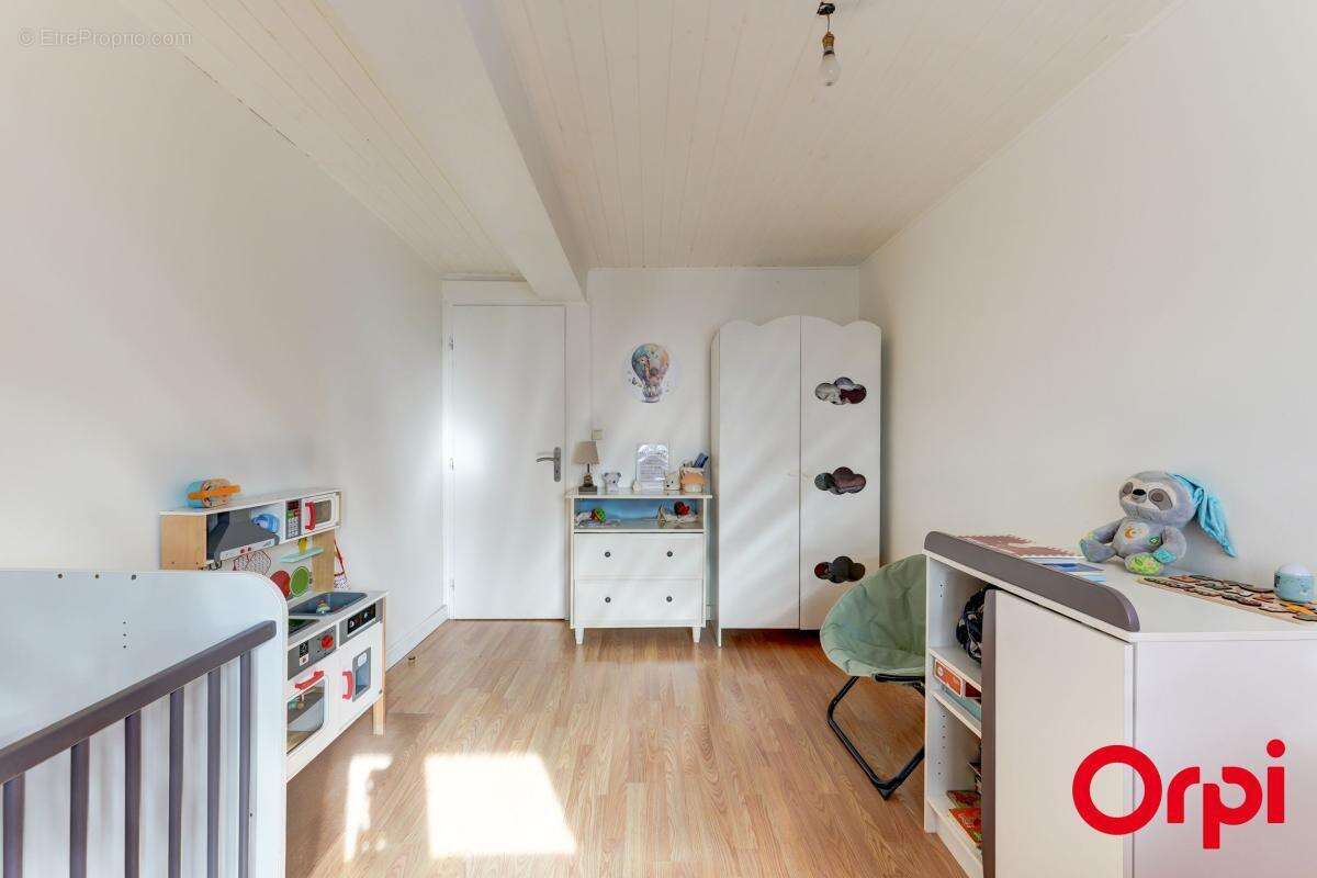 Maison à GREZIEU-LA-VARENNE