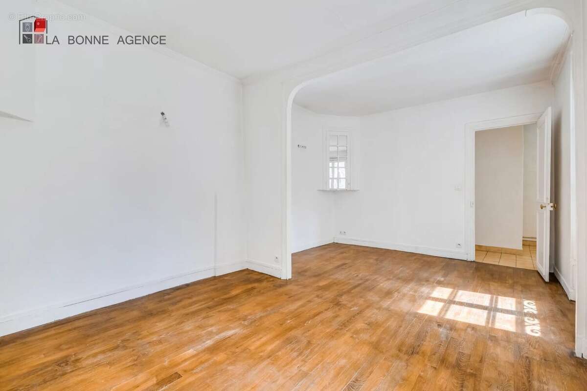 Appartement à PARIS-8E
