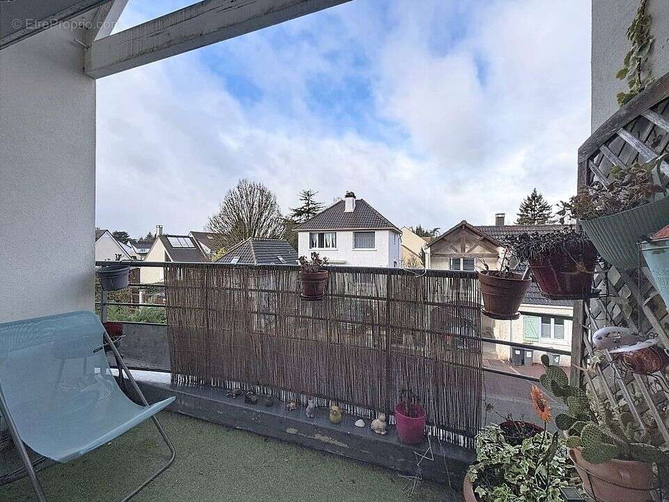 Appartement à VOISINS-LE-BRETONNEUX