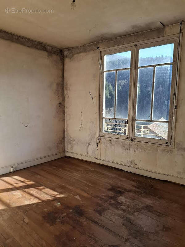 Maison à SAINT-MARTIN-DE-VALAMAS