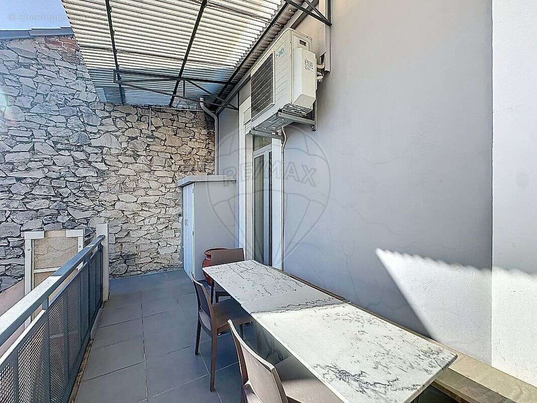 Autre à NIMES