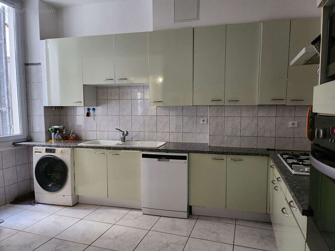 Appartement à MARSEILLE-6E