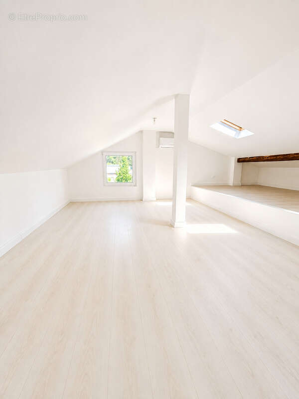 OSTWALD (67540) - Maison 3 pièces de 79m2 habitables et de 95m2 au sol sur un terrain de 1are57. - photo 8