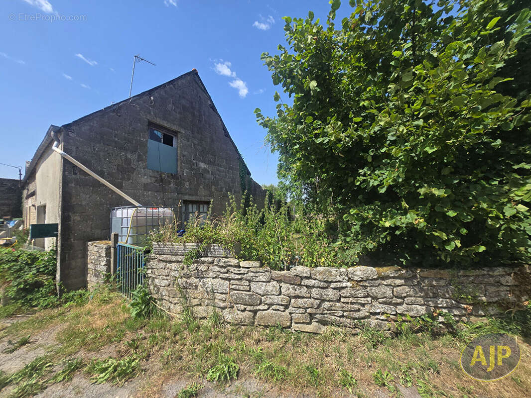 CRUGUEL Maison en pierre - photo 9